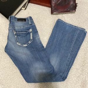 Day trip Aquarius sz 26/regular very low rise boot cut euc light wash